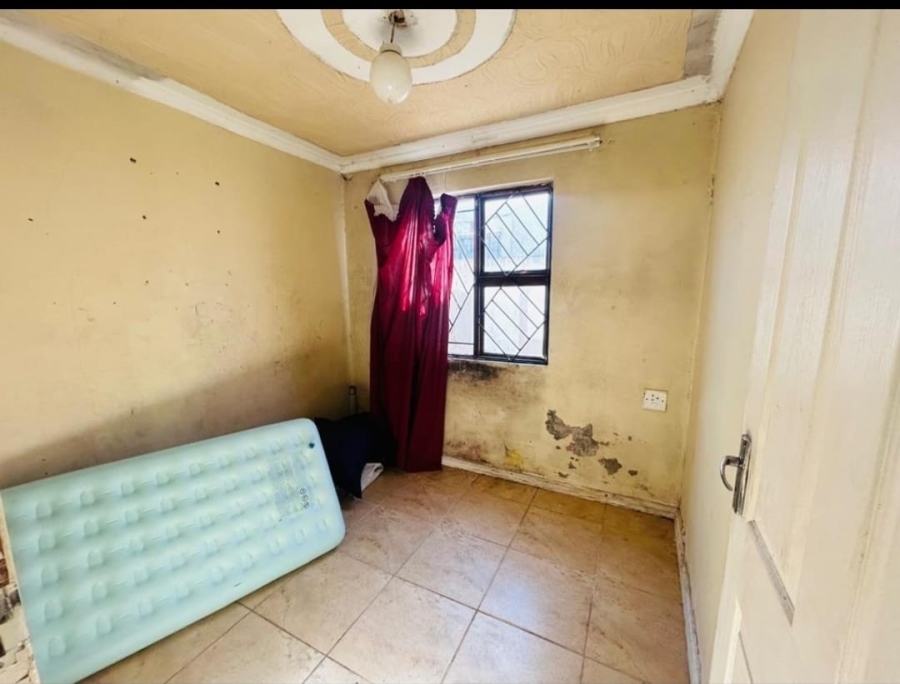 3 Bedroom Property for Sale in Umrhabulo Triangle Western Cape